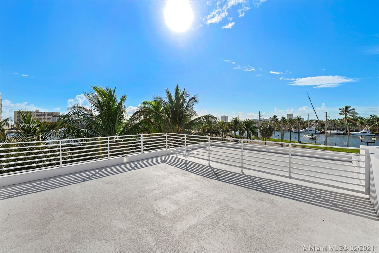 LAUDERDALE SHORES CORR PL - Residential