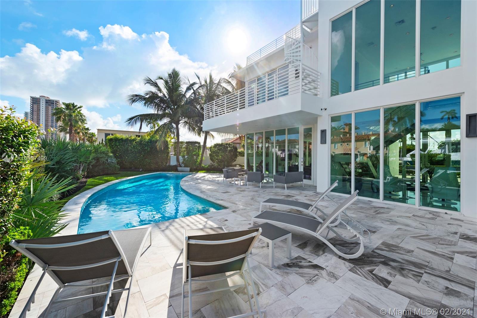 LAUDERDALE SHORES CORR PL - Residential