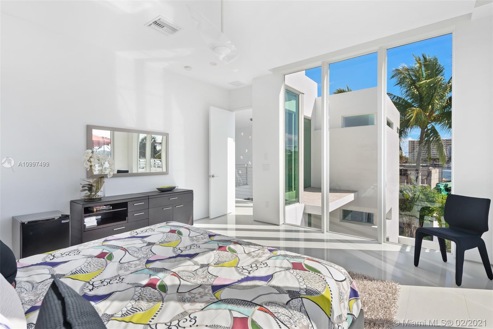 LAUDERDALE SHORES CORR PL - Residential