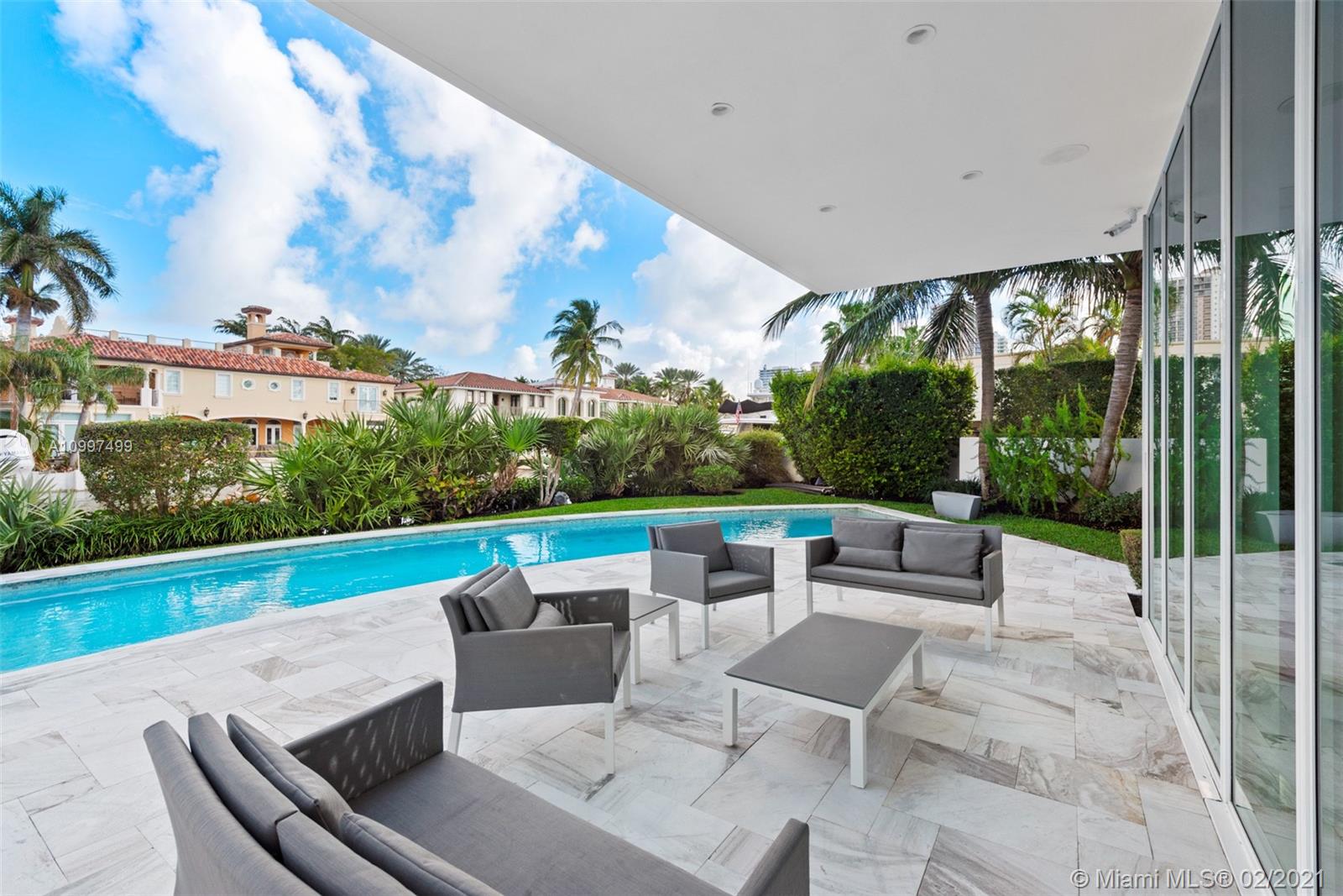 LAUDERDALE SHORES CORR PL - Residential