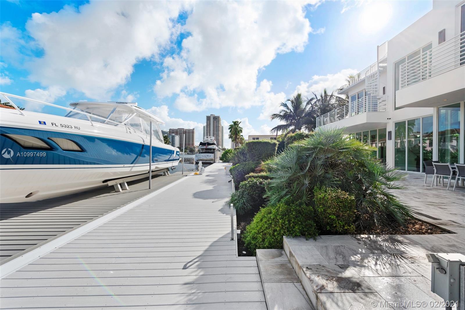 LAUDERDALE SHORES CORR PL - Residential