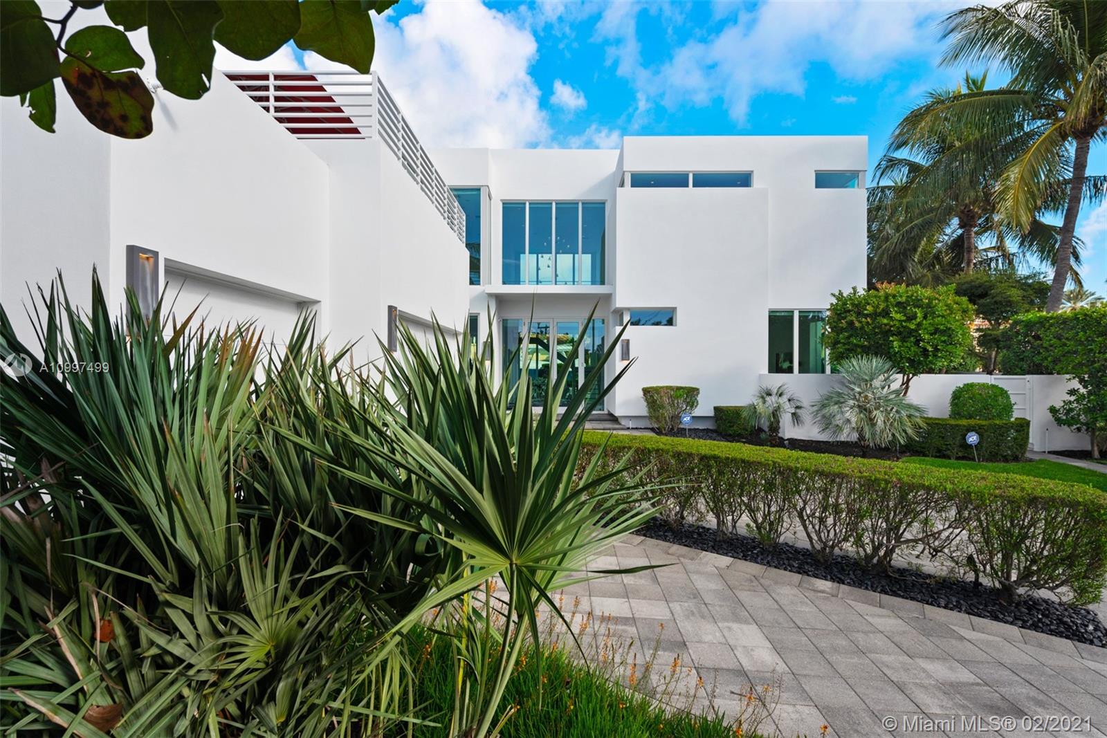 LAUDERDALE SHORES CORR PL - Residential