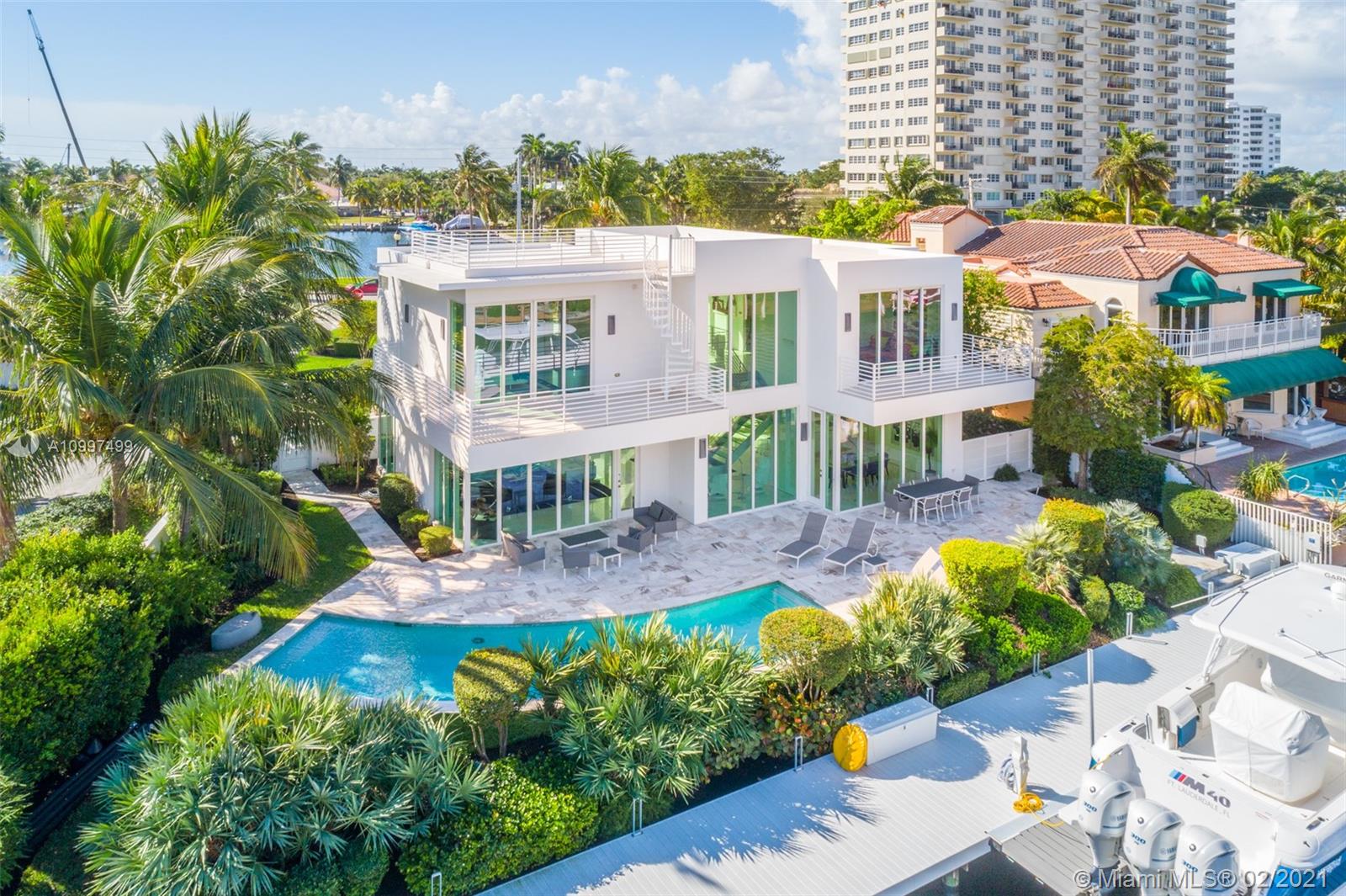 LAUDERDALE SHORES CORR PL - Residential