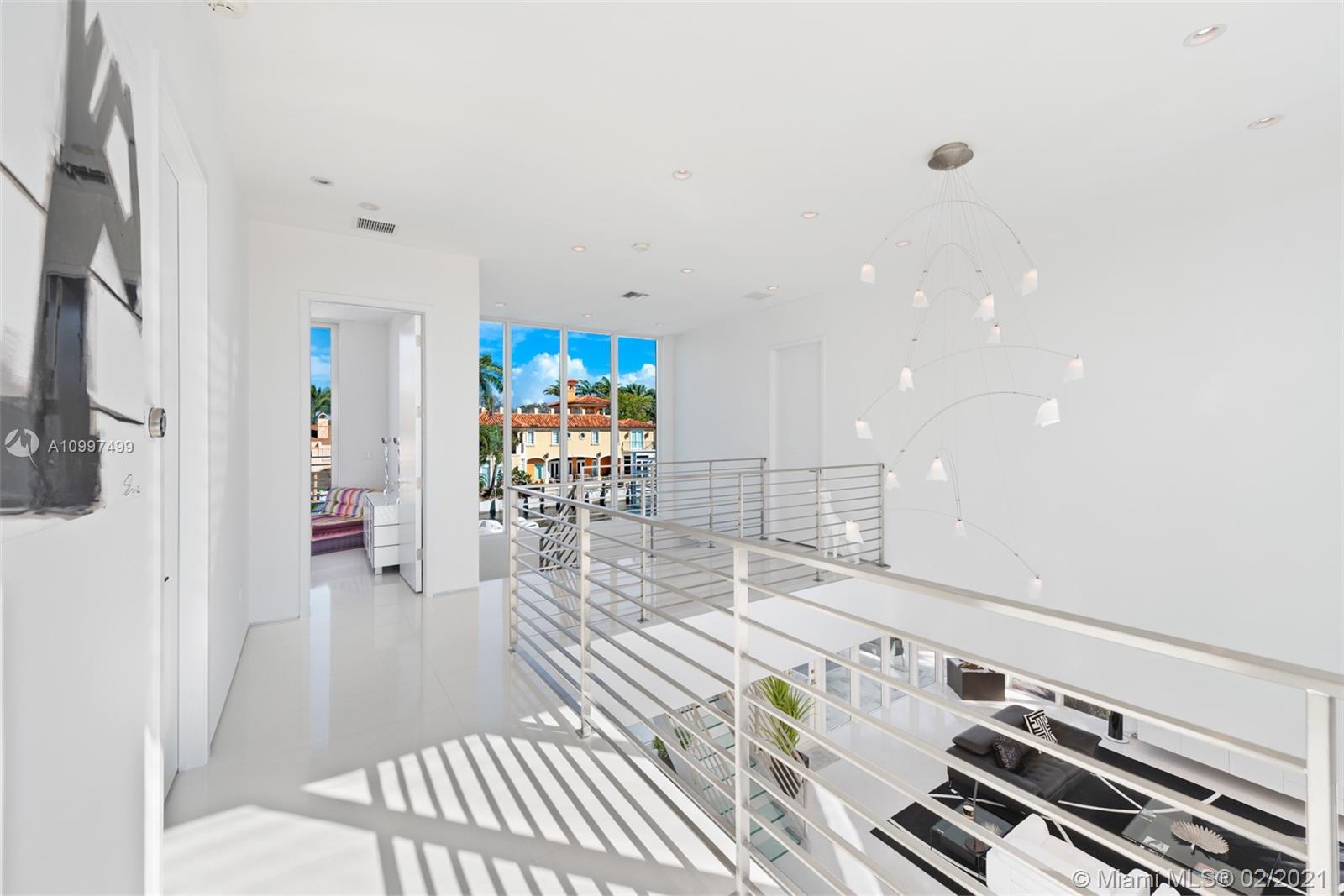 LAUDERDALE SHORES CORR PL - Residential