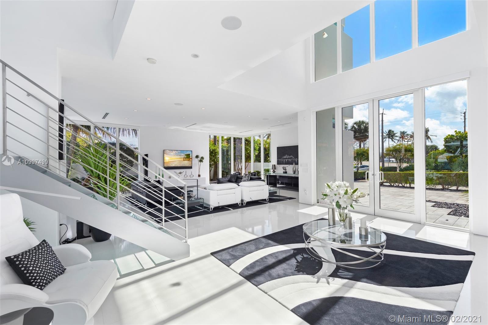 LAUDERDALE SHORES CORR PL - Residential