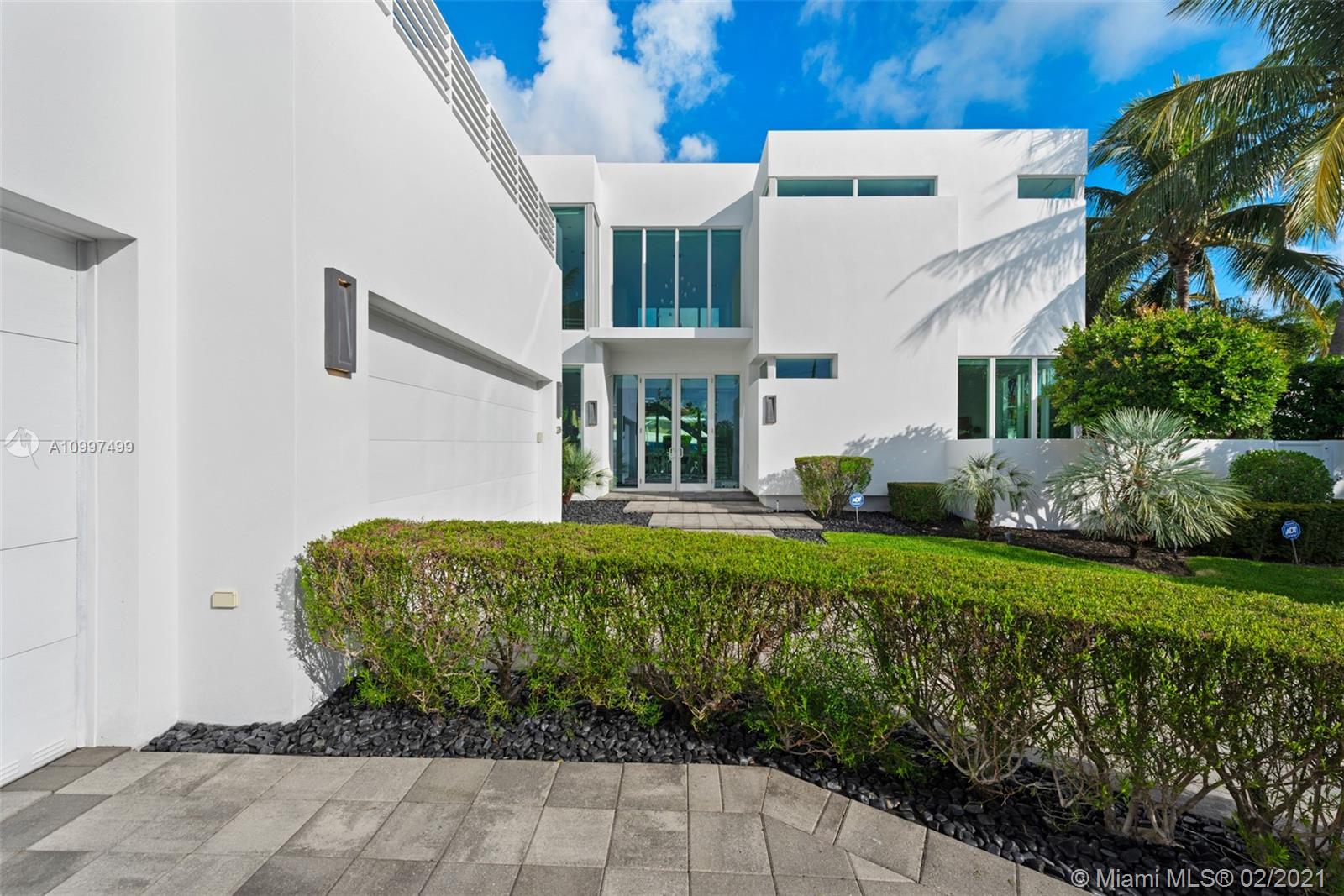 LAUDERDALE SHORES CORR PL - Residential