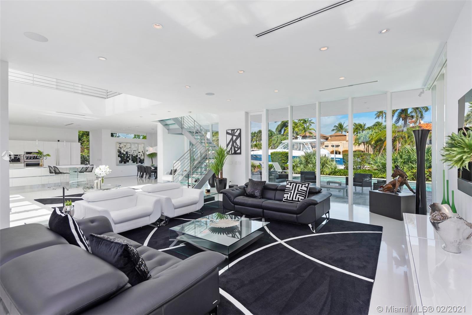 LAUDERDALE SHORES CORR PL - Residential