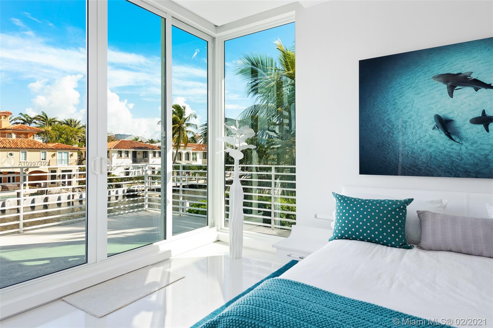 LAUDERDALE SHORES CORR PL - Residential