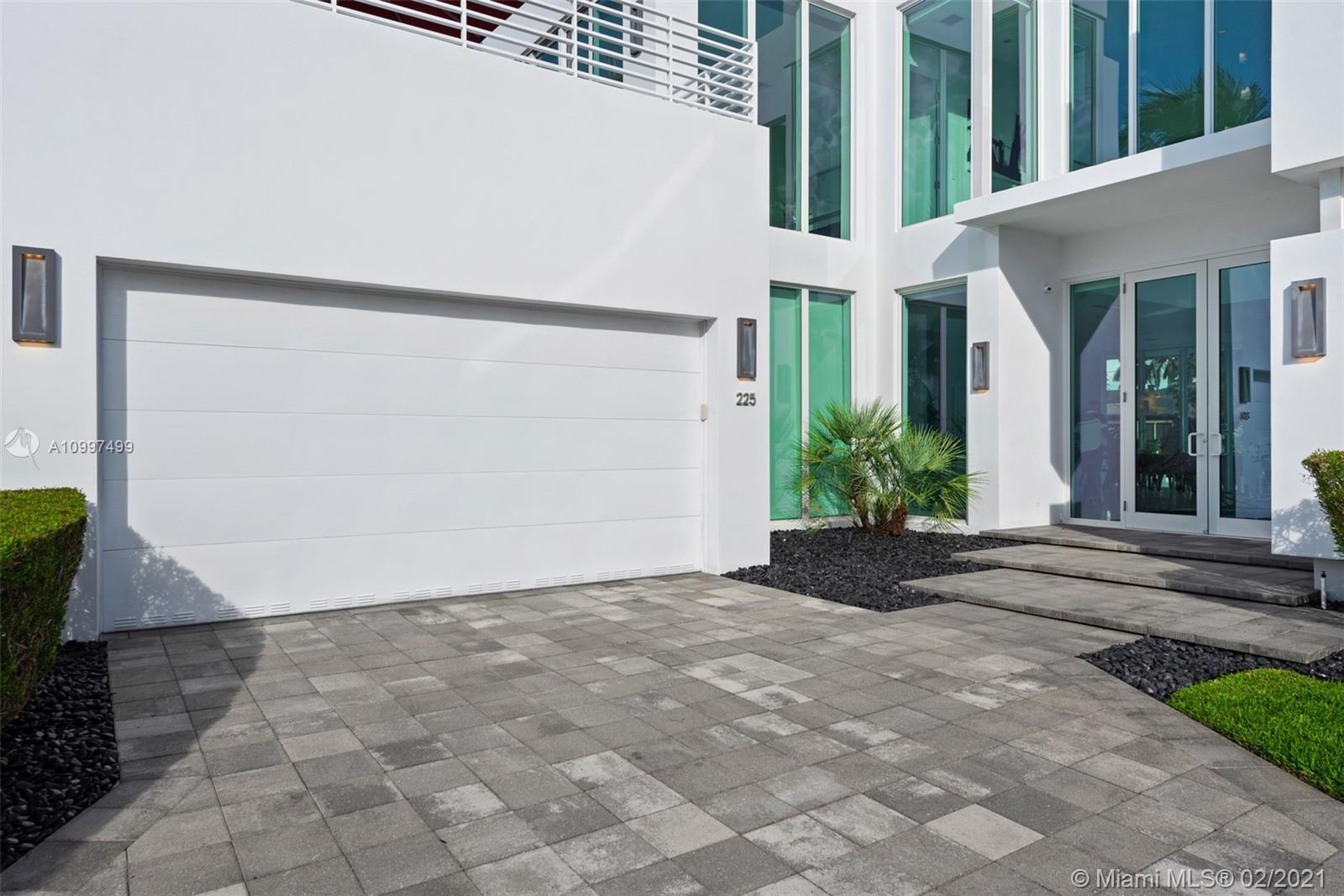 LAUDERDALE SHORES CORR PL - Residential