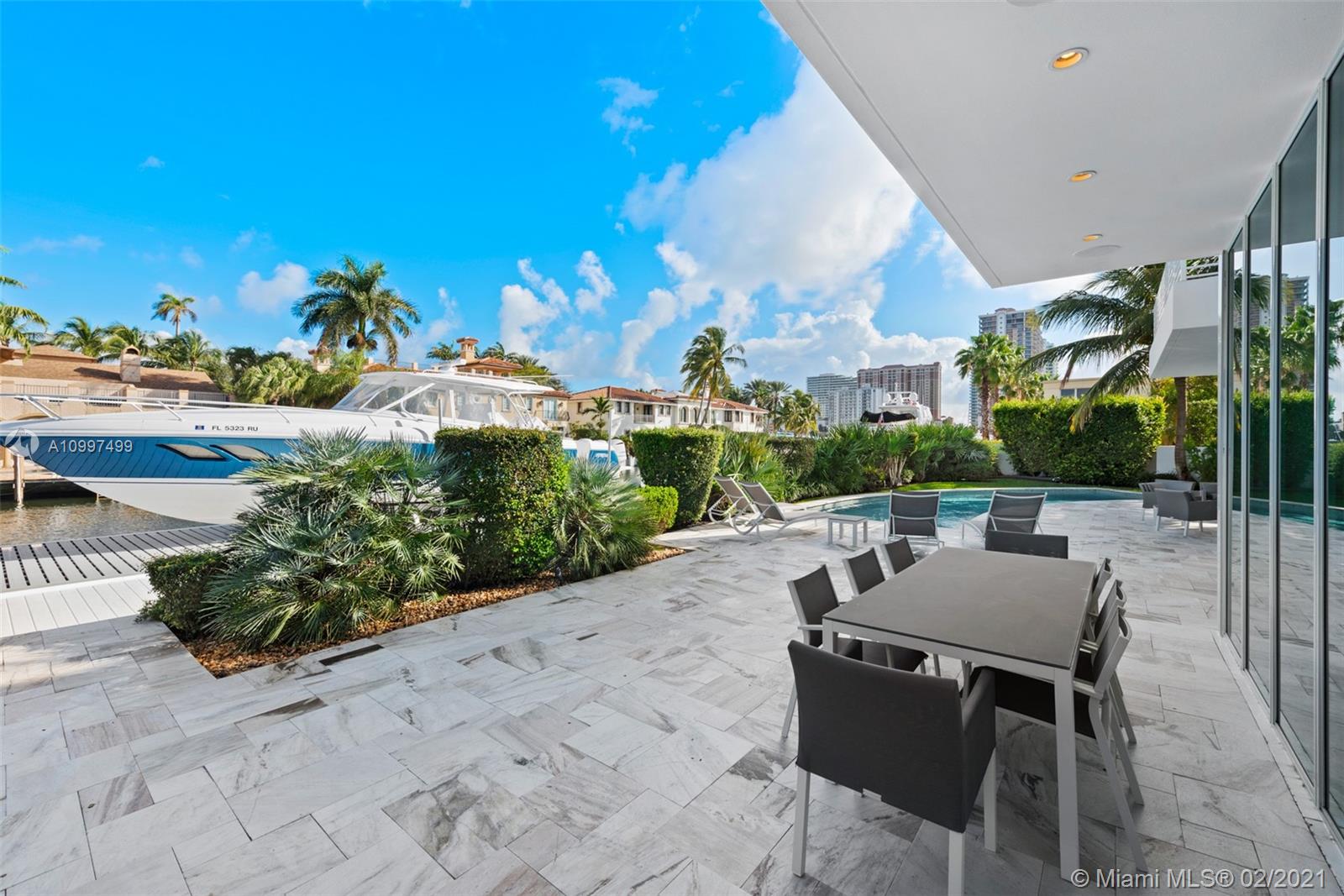 LAUDERDALE SHORES CORR PL - Residential