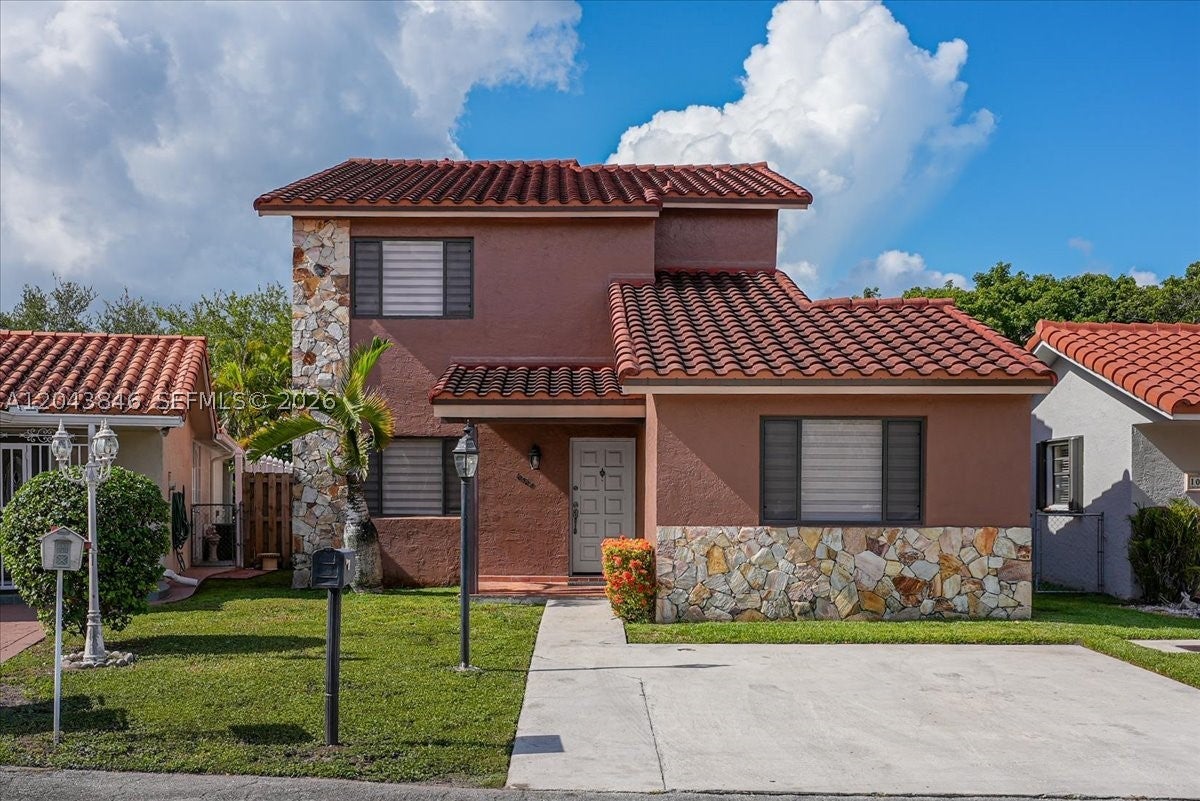 10528 SW 69th Ter, Miami FL 33173