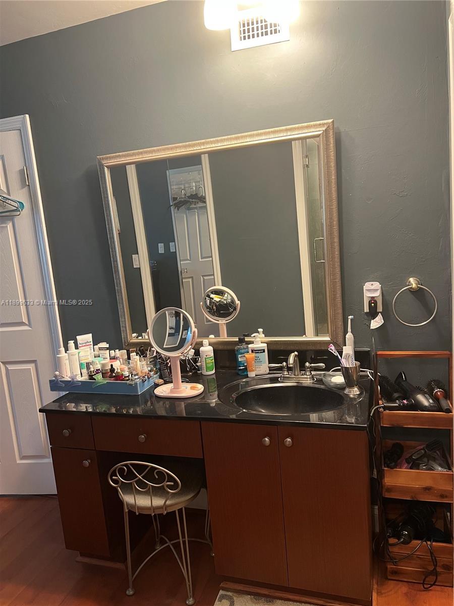 THE LEDGES CONDO - Residential