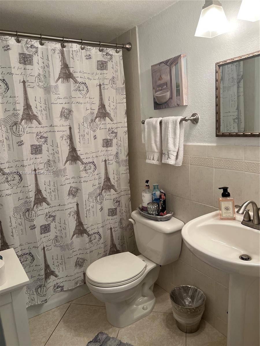 THE LEDGES CONDO - Residential