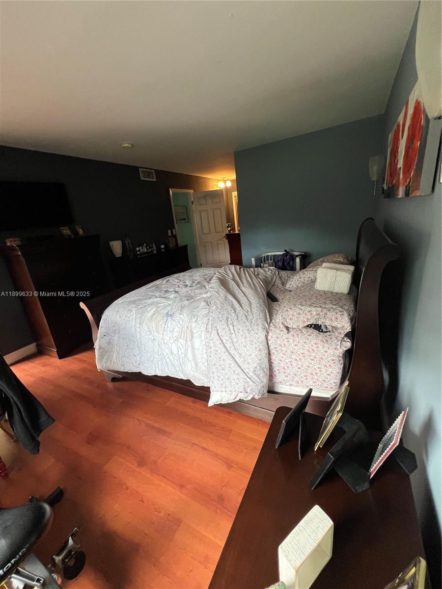 THE LEDGES CONDO - Residential