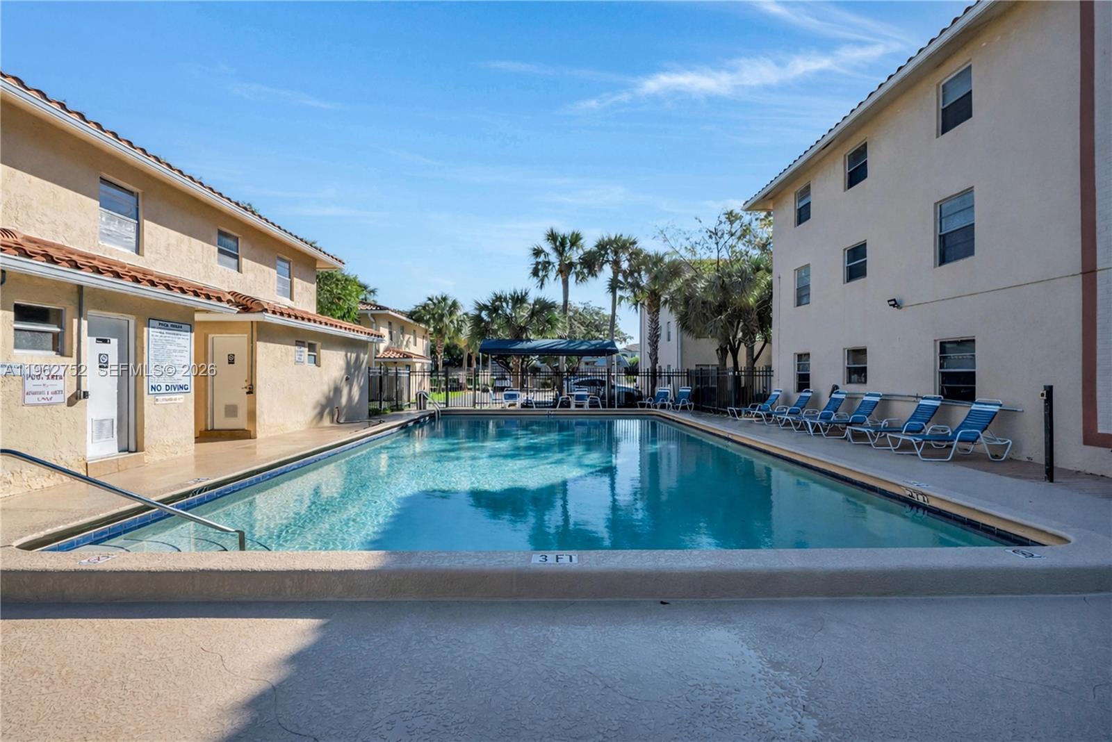 COUNTRY GARDENS CONDO - Residential