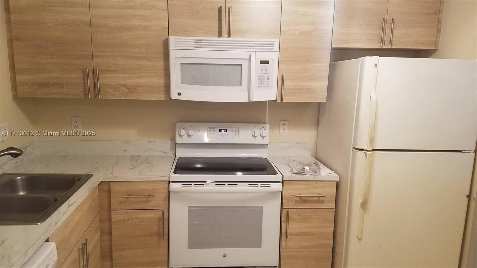 KENSINGTON WALK CONDO - Residential Lease