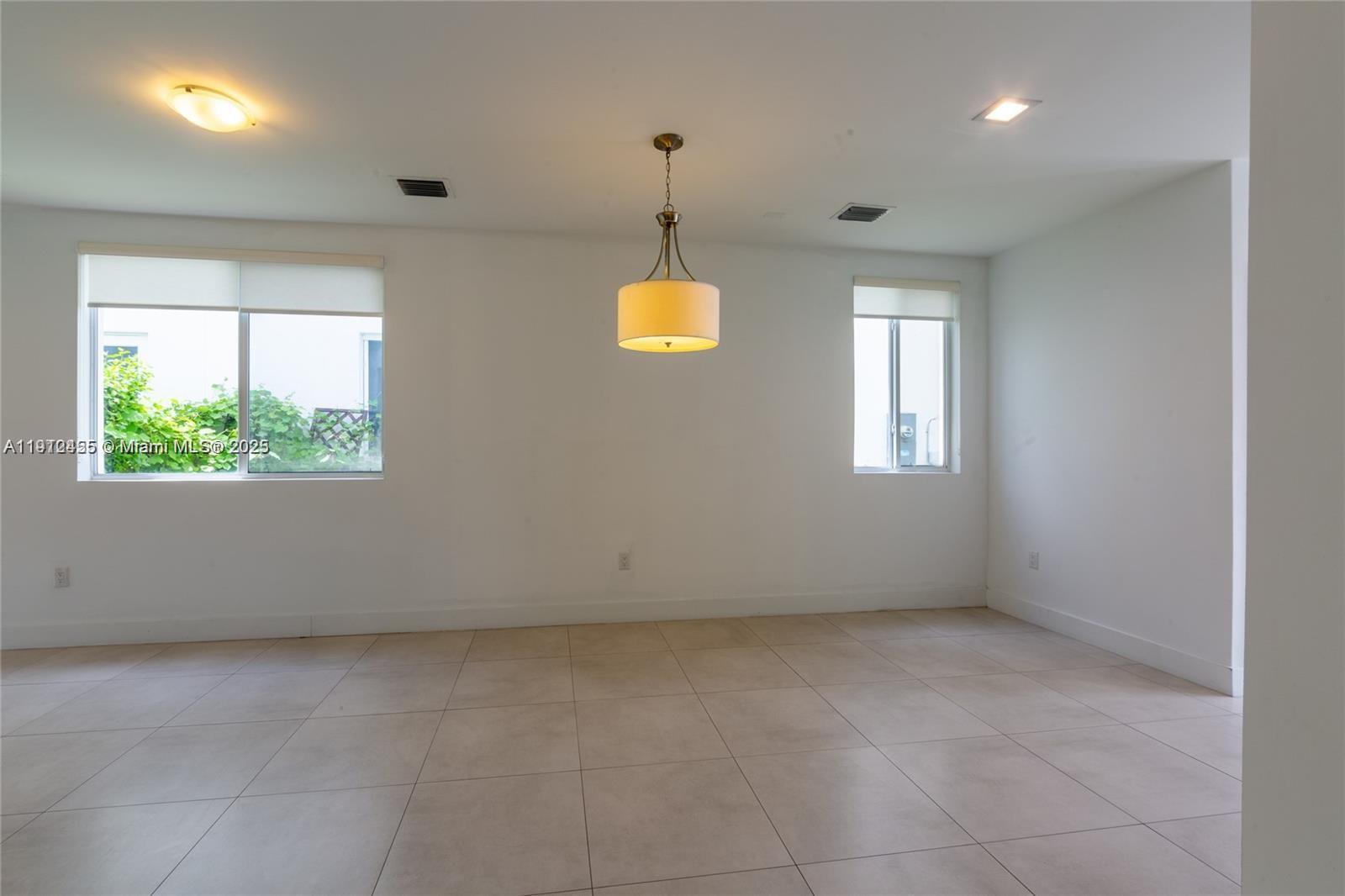 DORAL PALMS SOUTH - Residential Lease