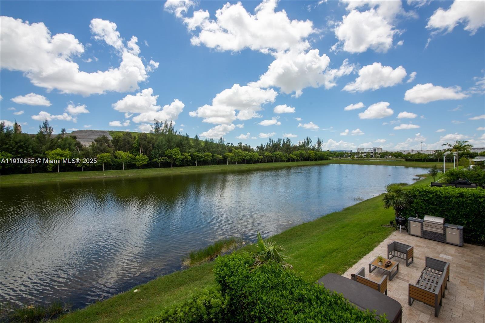 DORAL PALMS SOUTH - Residential Lease