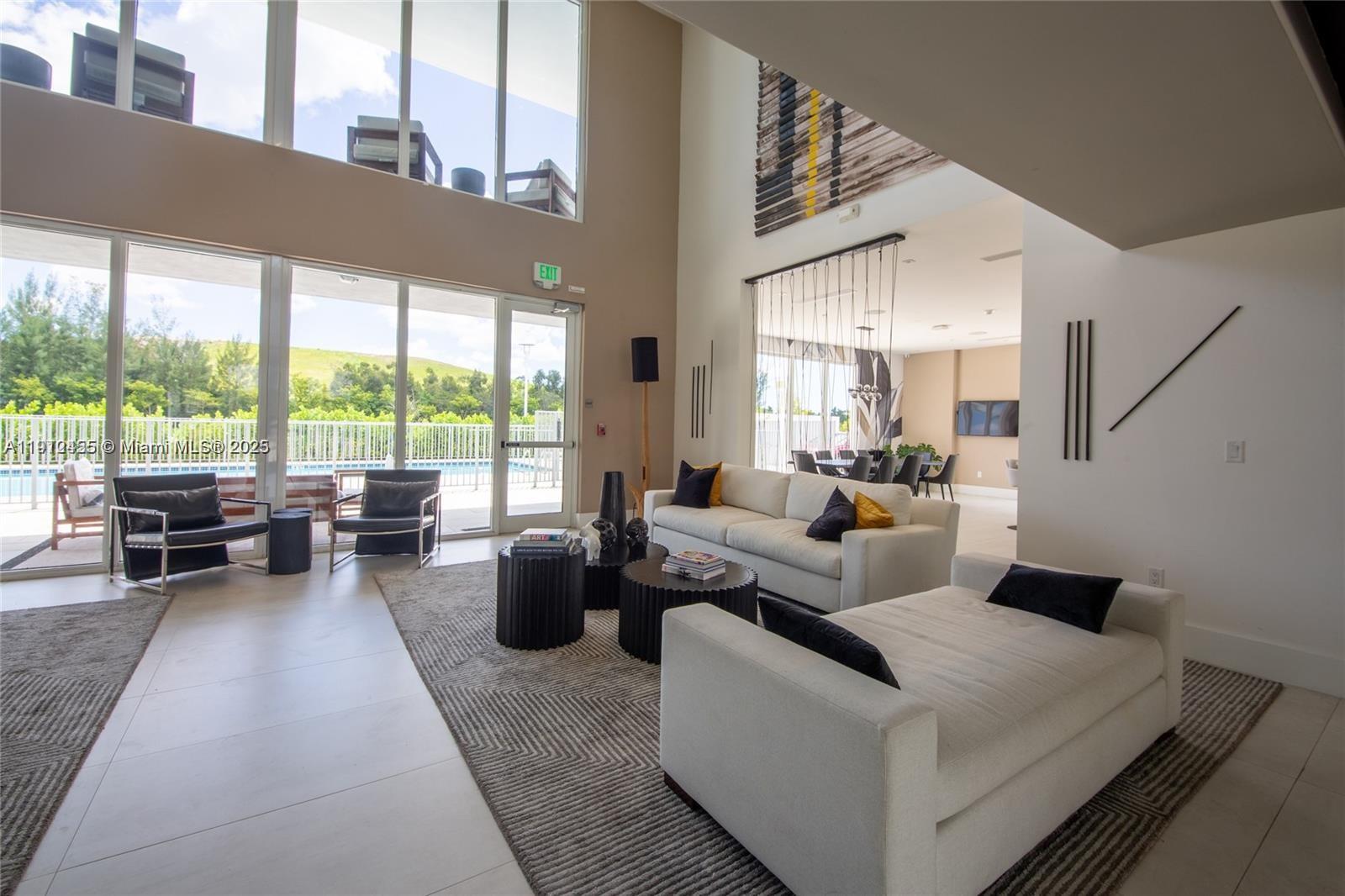 DORAL PALMS SOUTH - Residential Lease