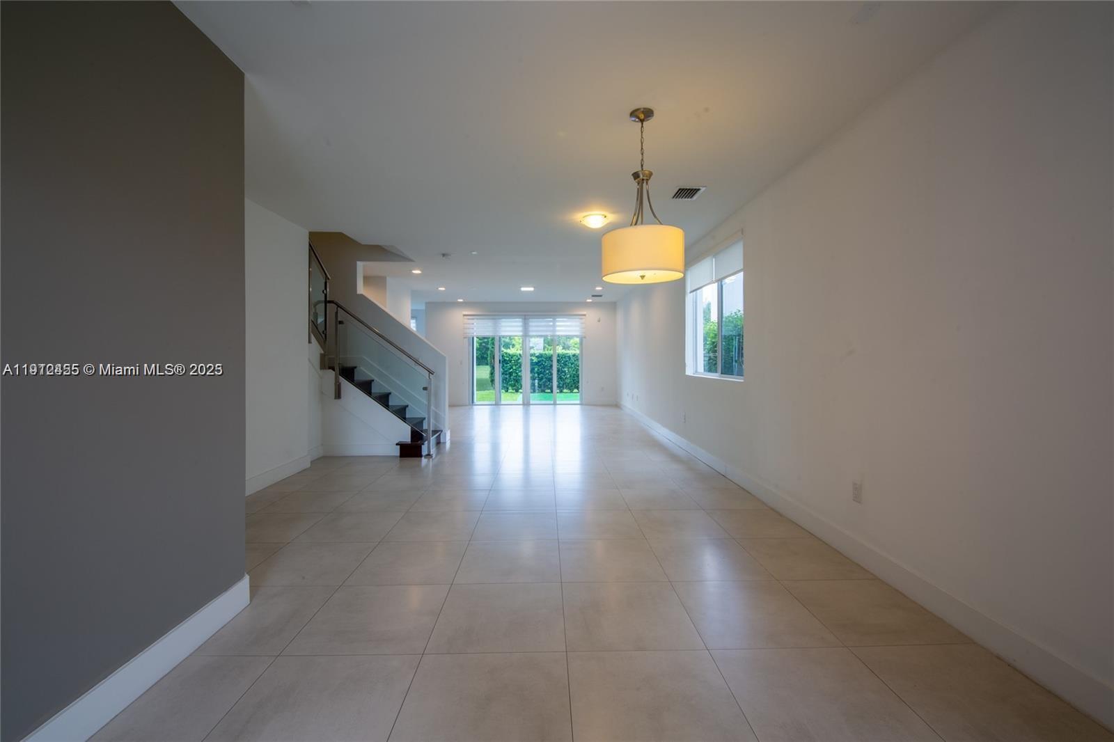 DORAL PALMS SOUTH - Residential Lease