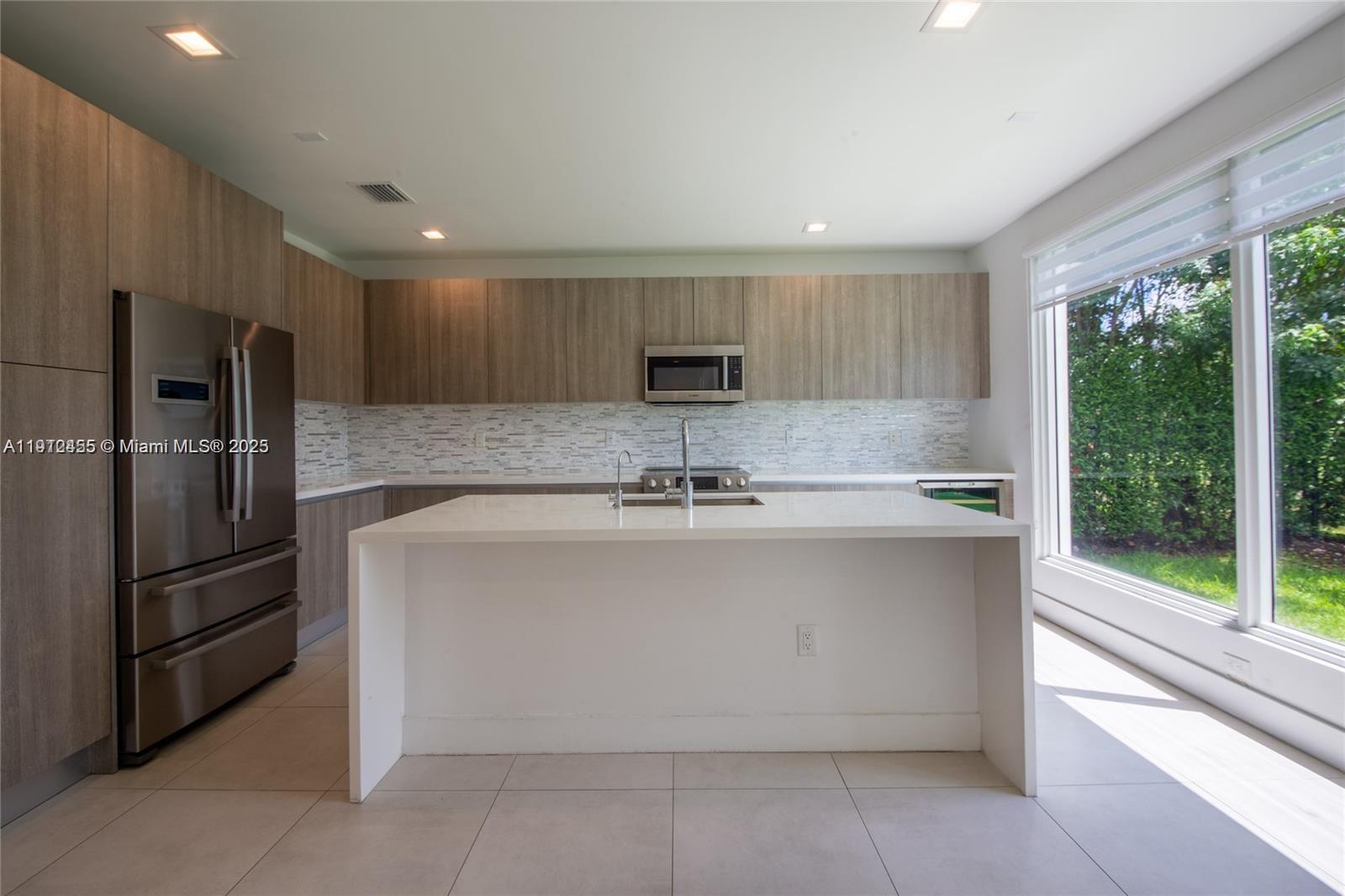 DORAL PALMS SOUTH - Residential Lease