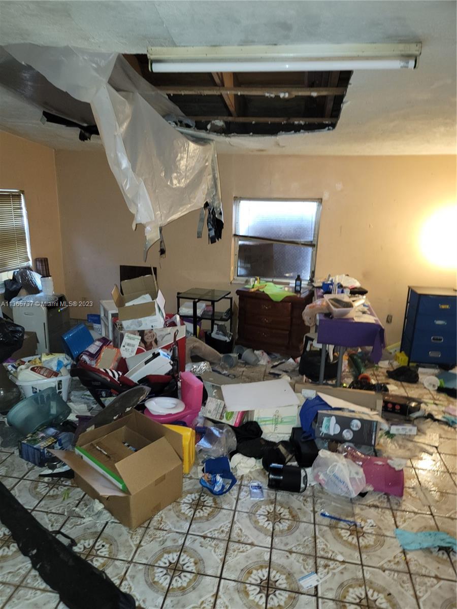 BROWARD MANOR - Residential