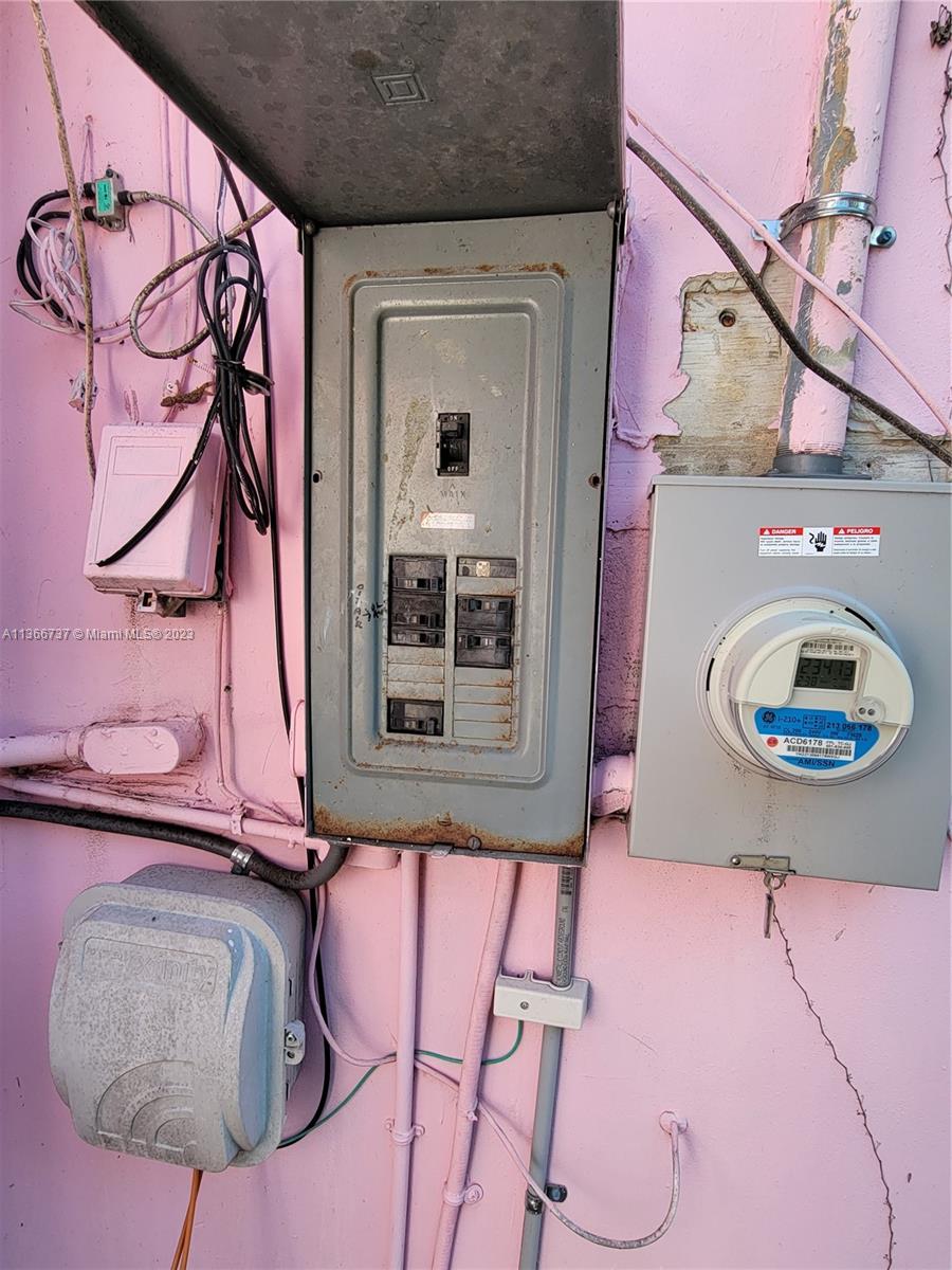 BROWARD MANOR - Residential