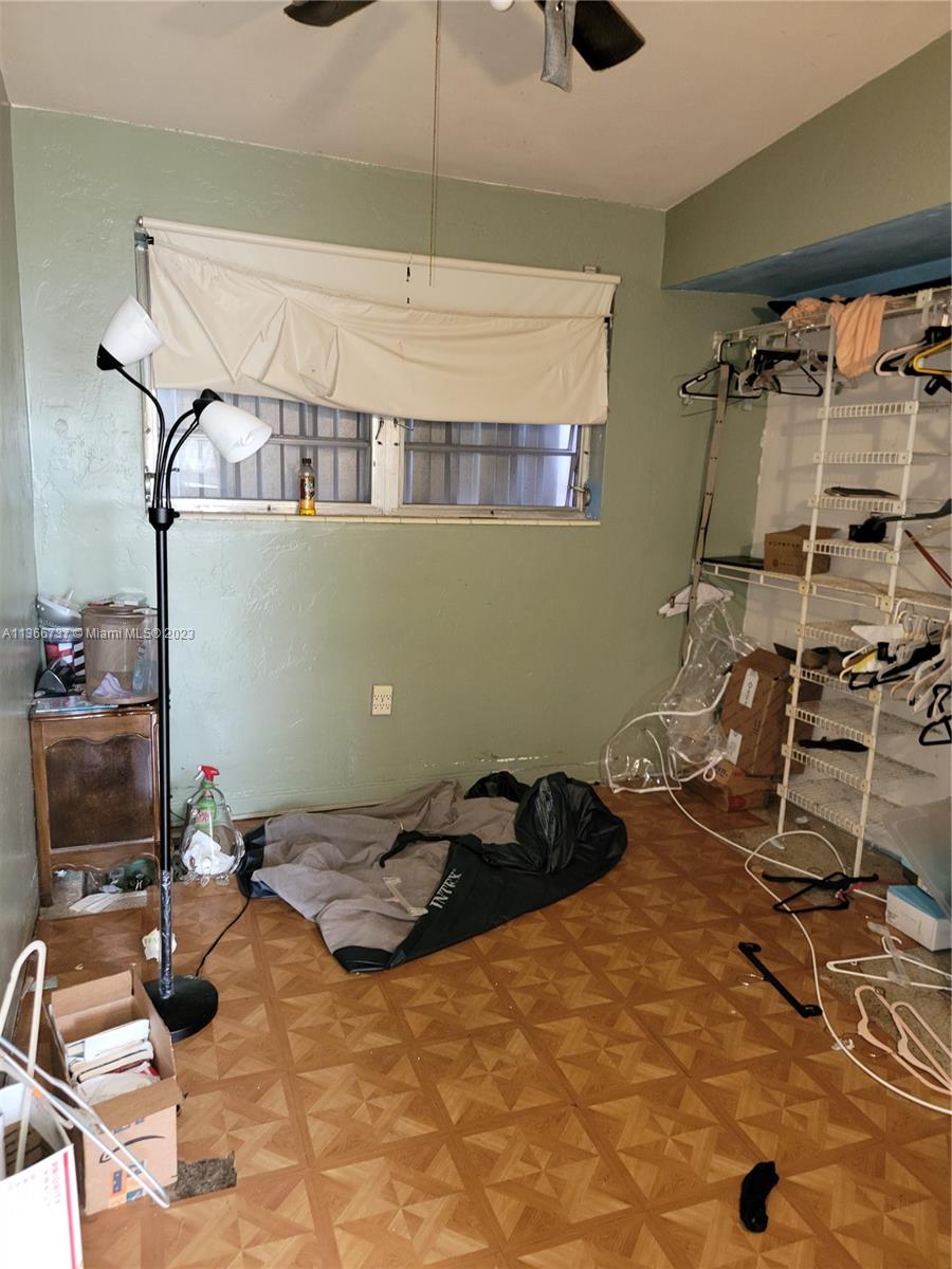 BROWARD MANOR - Residential