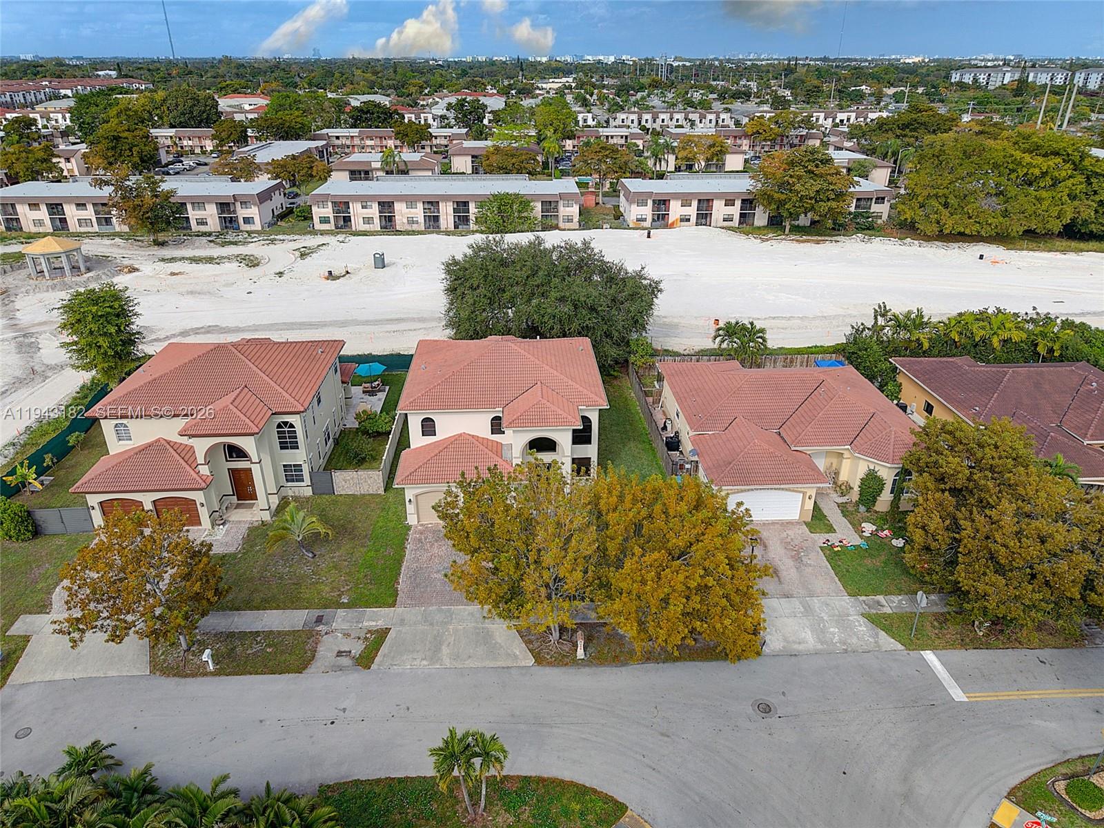 CALIFORNIA CLUB ESTATES - Residential