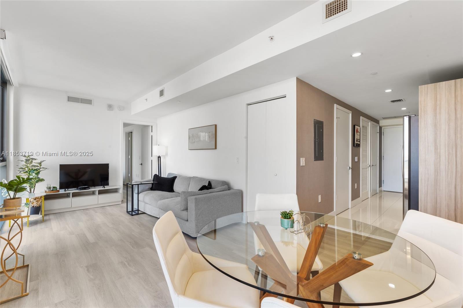 121 NE 34th St 1715