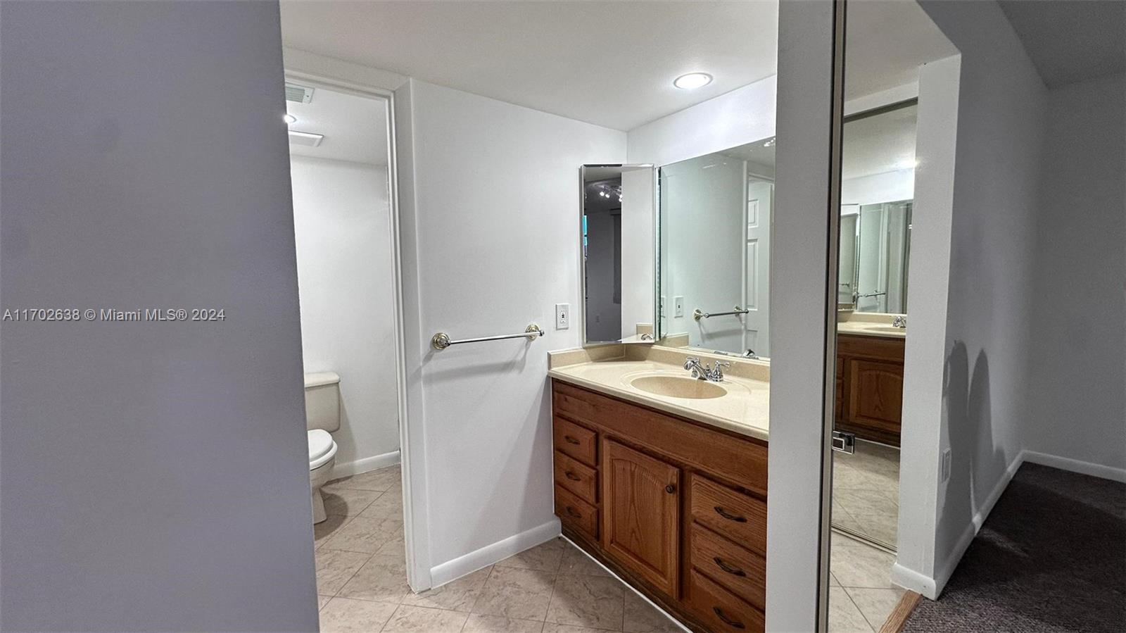 CONDO 26 OF WHITEHALL CON - Residential Lease