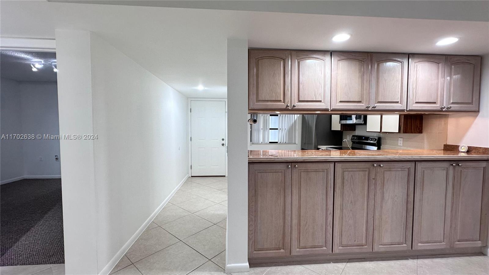 CONDO 26 OF WHITEHALL CON - Residential Lease