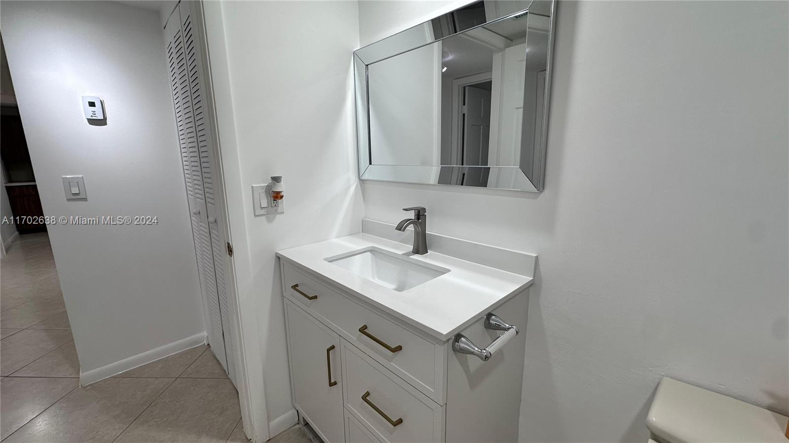 CONDO 26 OF WHITEHALL CON - Residential Lease