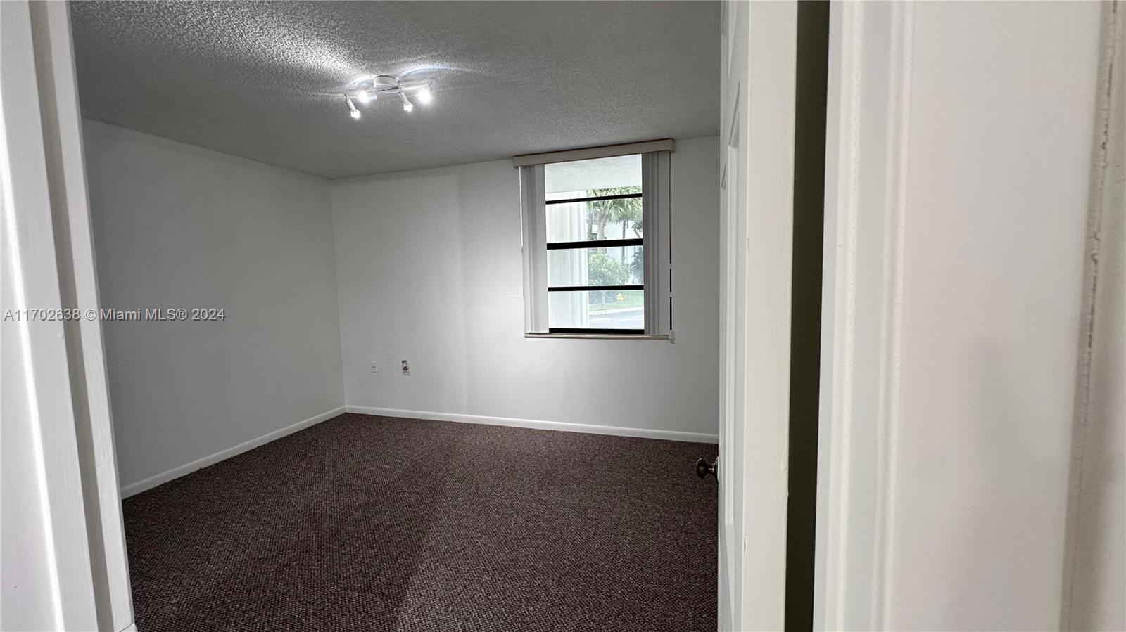 CONDO 26 OF WHITEHALL CON - Residential Lease