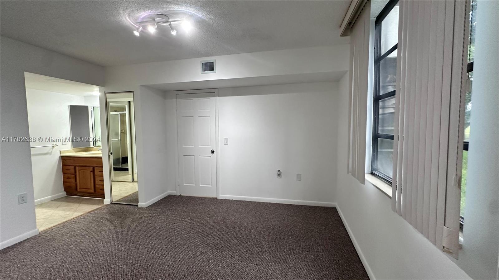 CONDO 26 OF WHITEHALL CON - Residential Lease