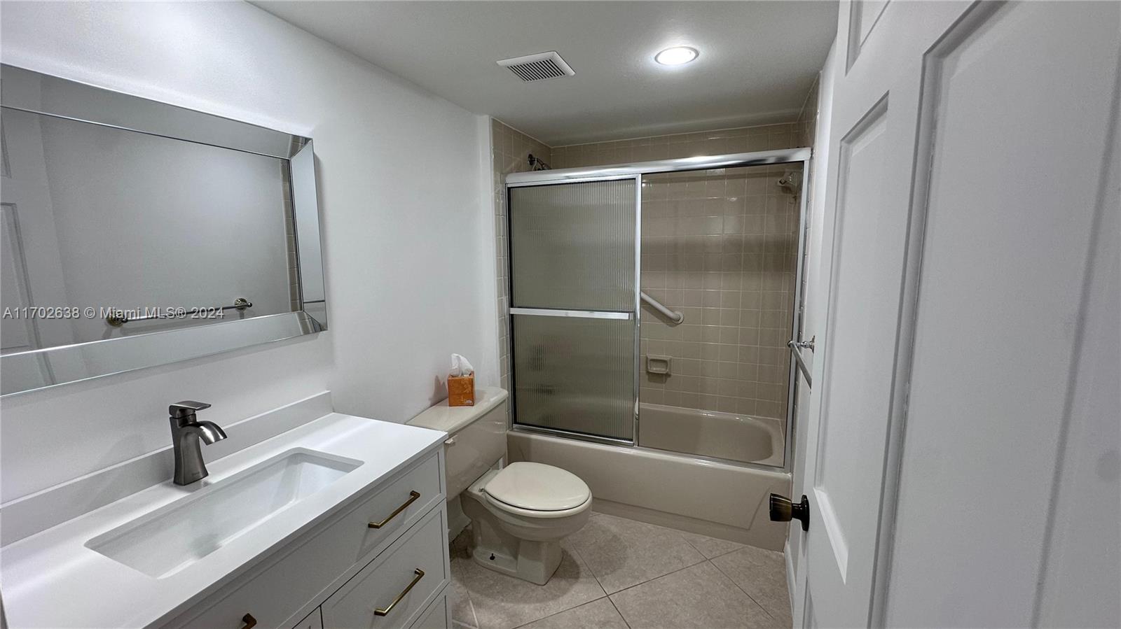 CONDO 26 OF WHITEHALL CON - Residential Lease