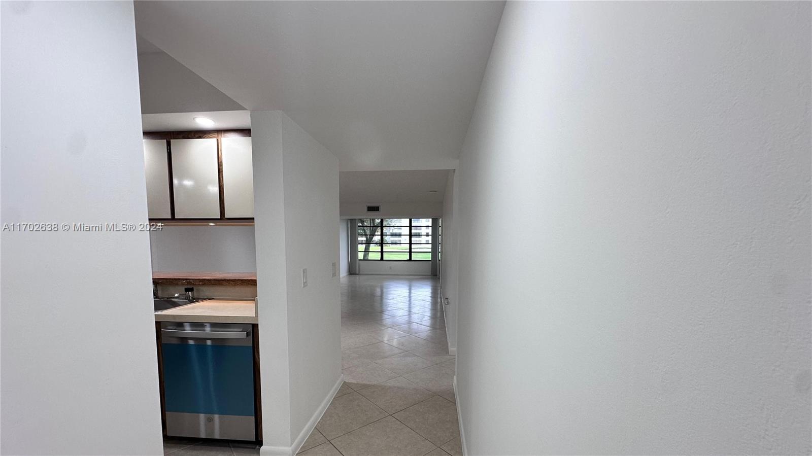 CONDO 26 OF WHITEHALL CON - Residential Lease