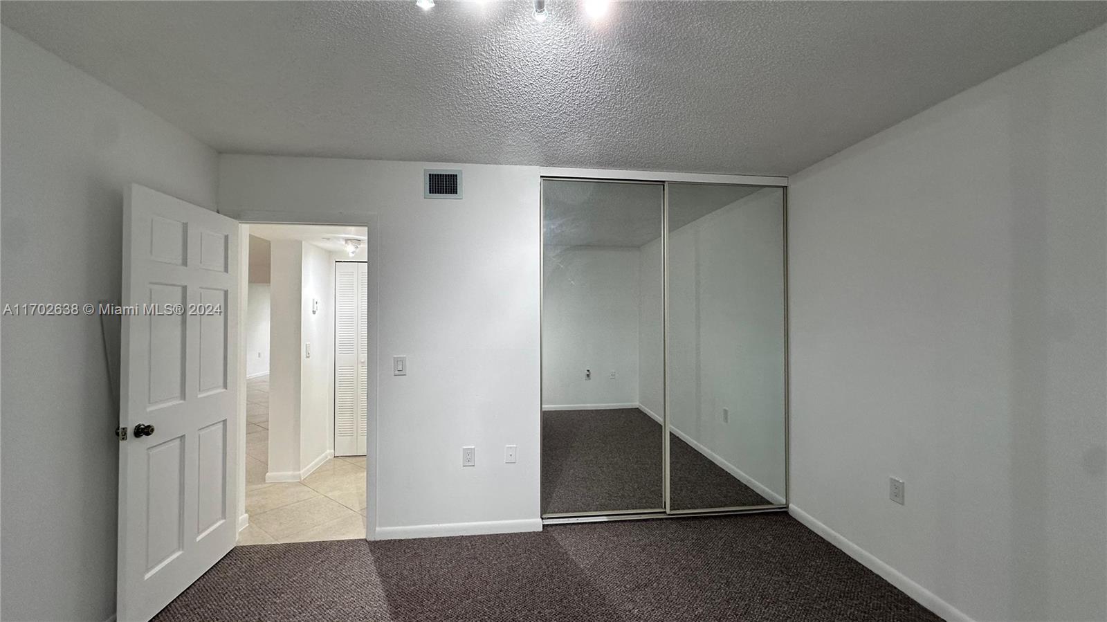 CONDO 26 OF WHITEHALL CON - Residential Lease