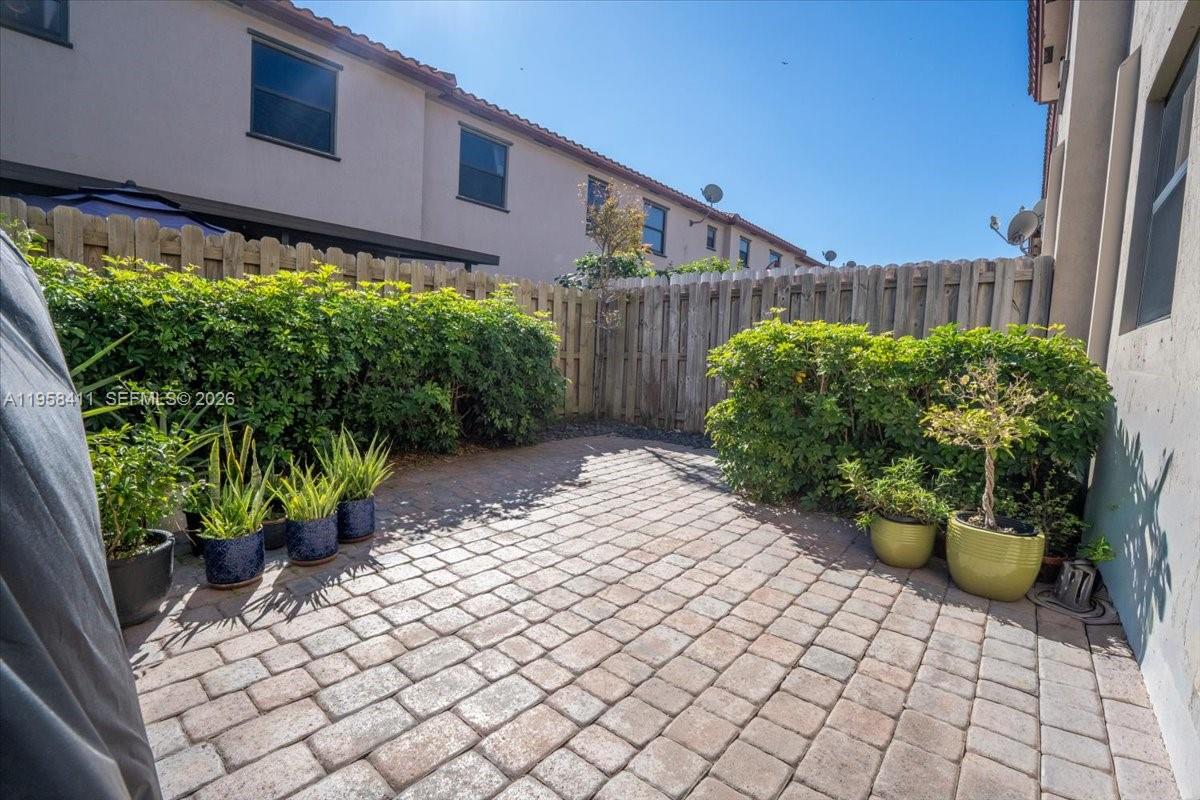 COCO PALM ESTATES - Residential