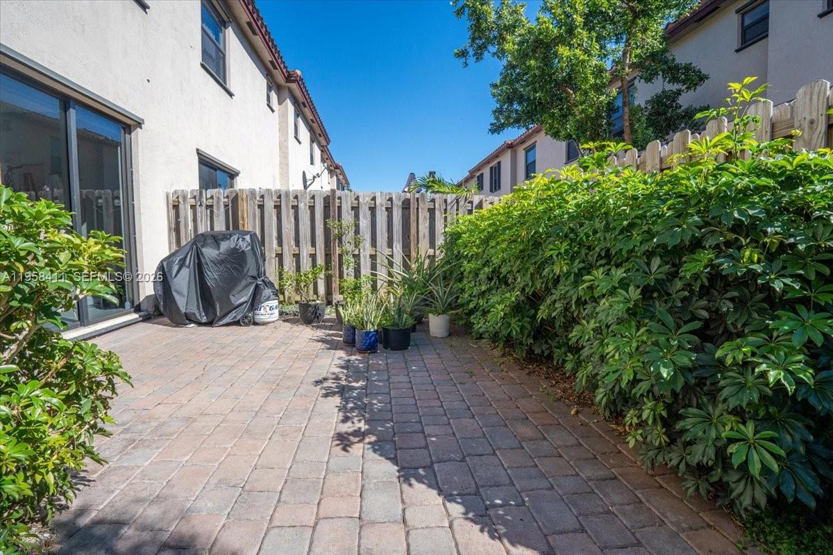 COCO PALM ESTATES - Residential