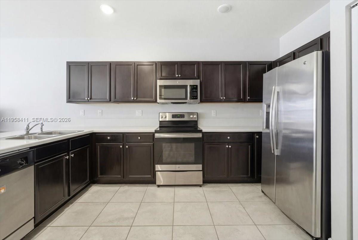 COCO PALM ESTATES - Residential