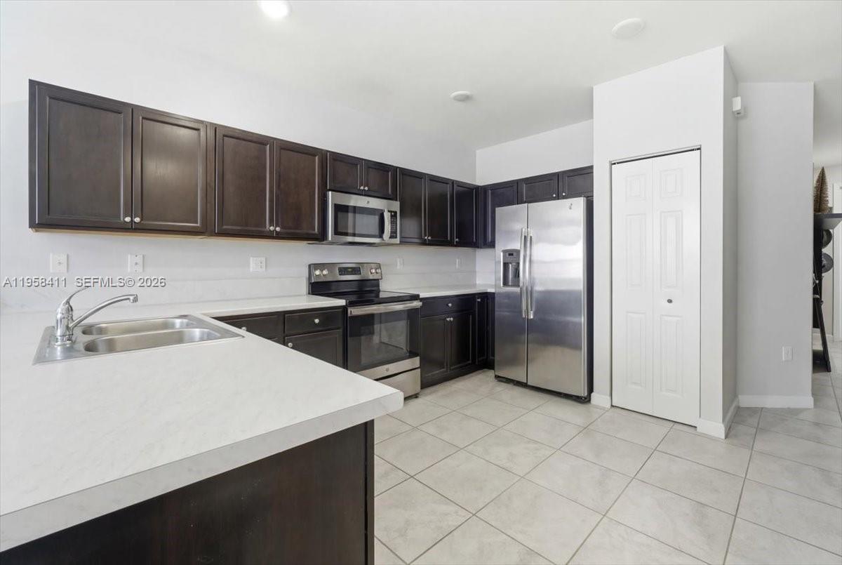 COCO PALM ESTATES - Residential