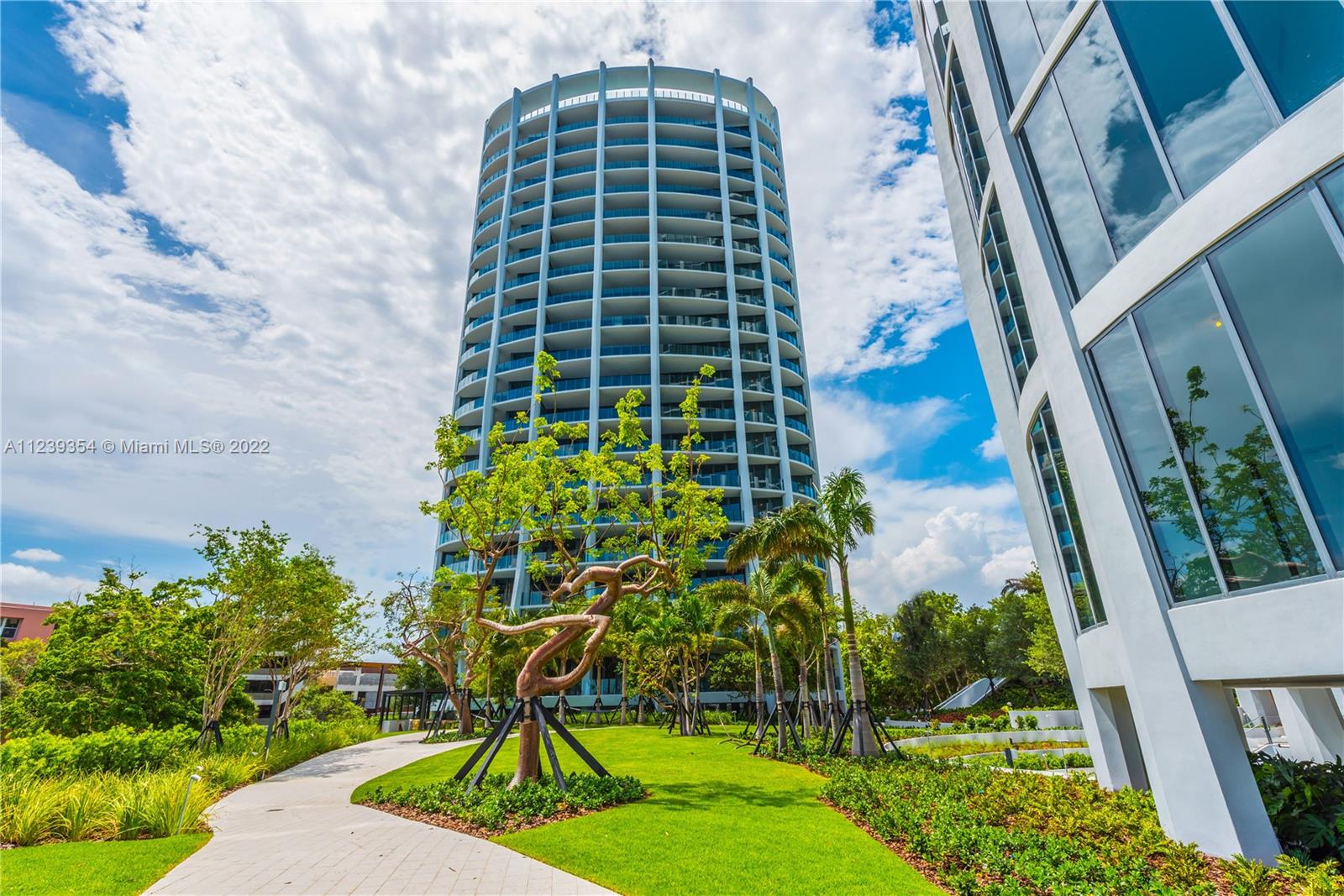 Exquisite 3/3.5 corner unit in desirable D line at Park grove tower II. 12 ft floor to ceiling hurricane impact glass doors/windows. Beautiful Kitchen with exclusive Paonazzo marble countertops, Italian cabinetry, Wolf and Subzero appliances. This unit comes with beautiful marble floors, expansive open balcony with breath taking water views, high end custom made closets and electric window treatment. This property offers a 5 star resort style amenities w/ 24 hrs concierge, valet, maid service, in-room dinning, pools, cabanas, spa, sauna, kids play room, cinema, one private restaurant and one public restaurant, wine tasting room, private wine storage, private curated art collection and so much more! Text/email/Whatsapp Listing agent for showing instructions. **pls see broker remarks**
