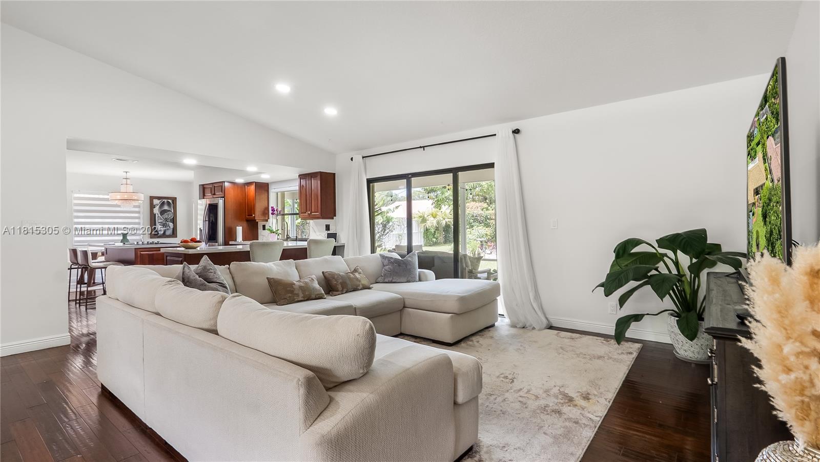 OAK WOOD - Residential