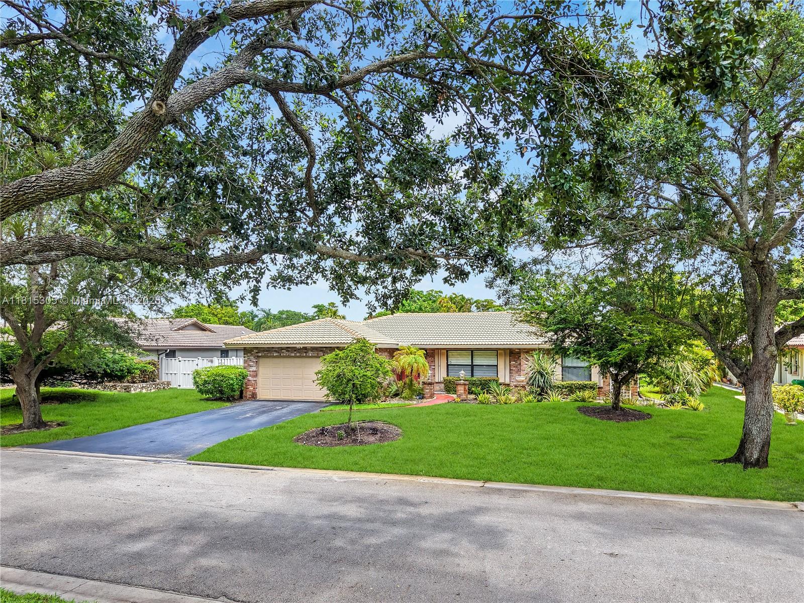 639 NW 101st Ter