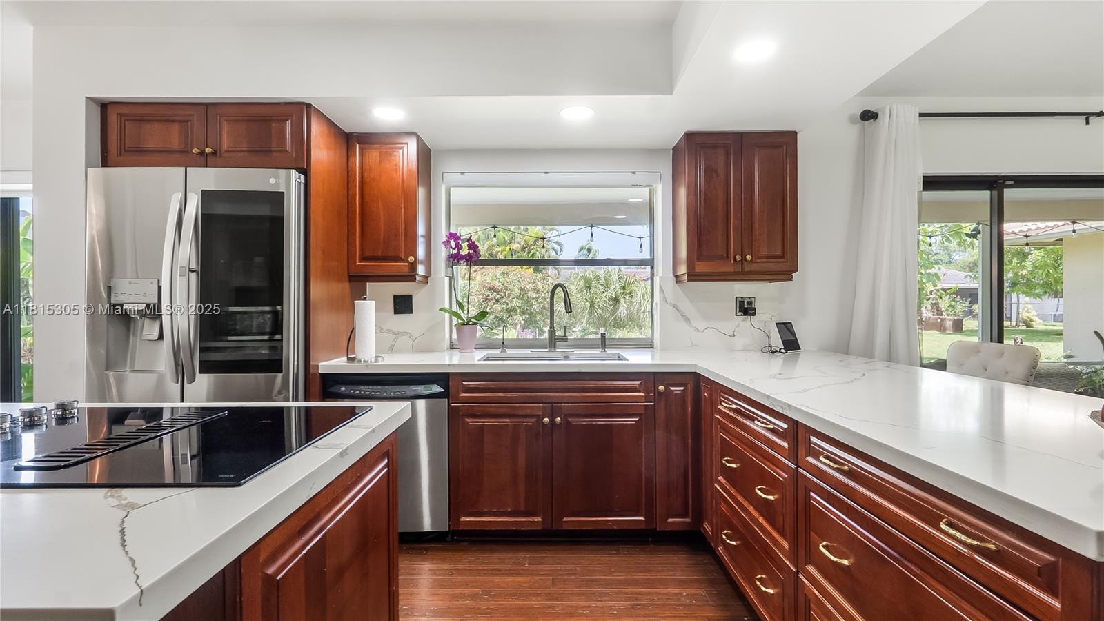 OAK WOOD - Residential
