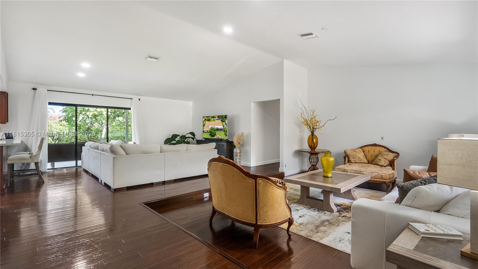 OAK WOOD - Residential