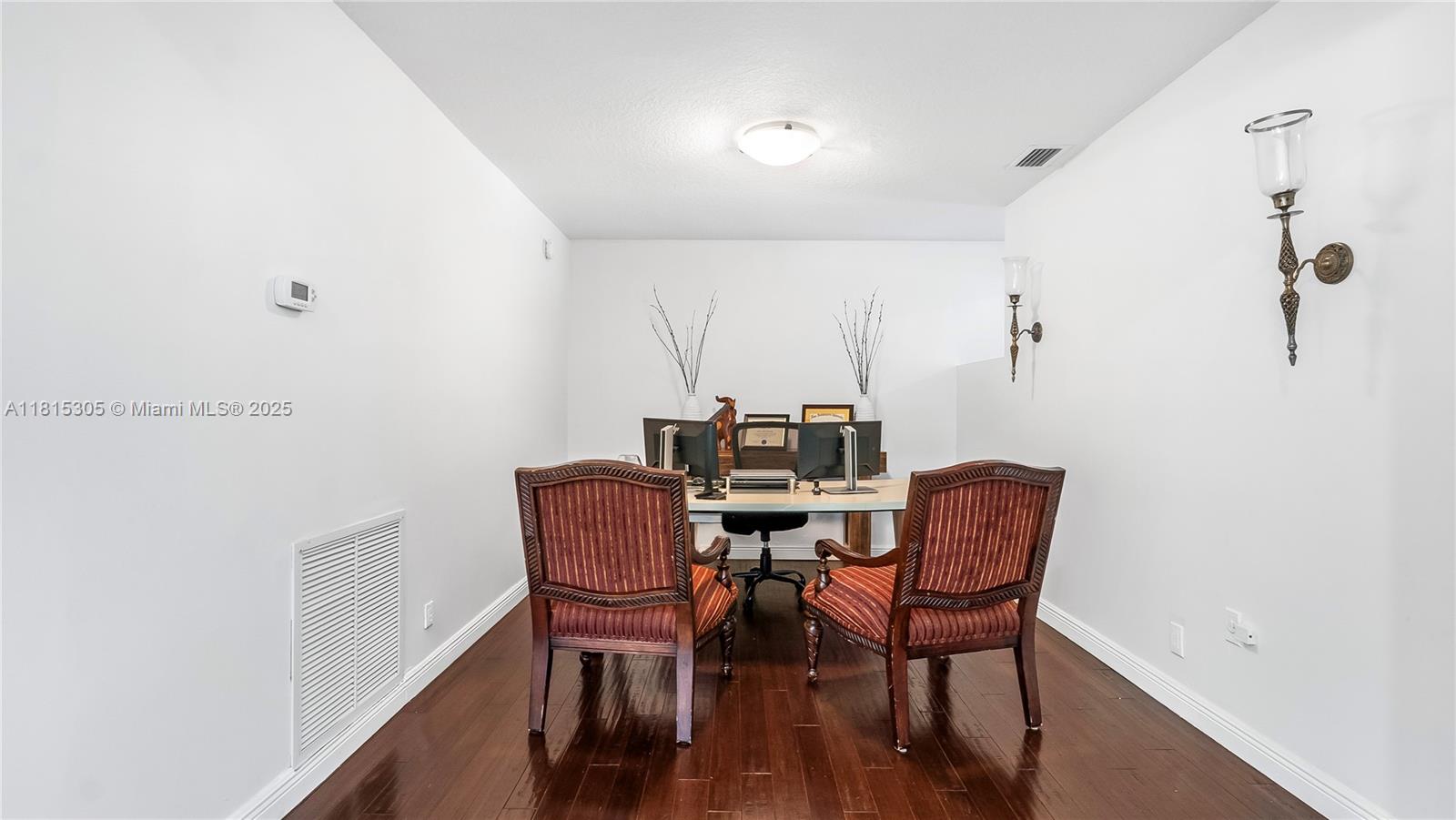 OAK WOOD - Residential
