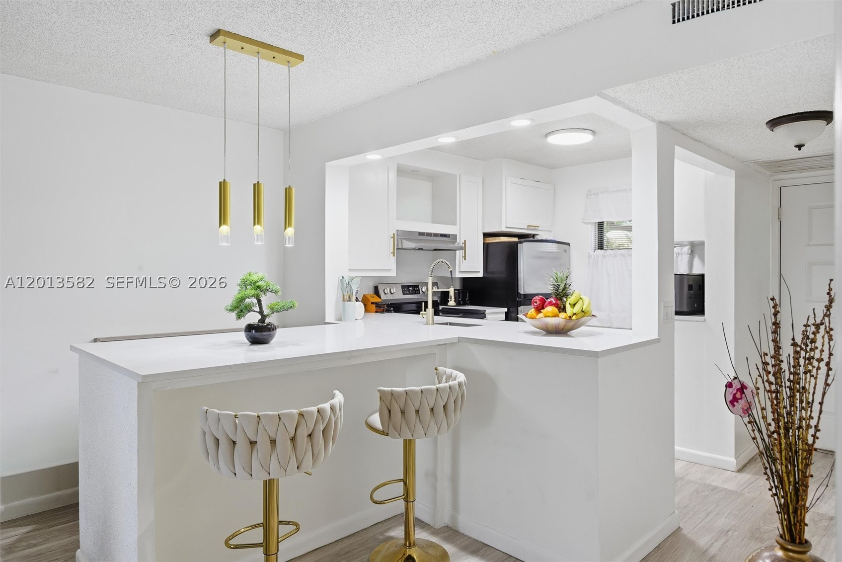 5501 Lakeside Dr 204