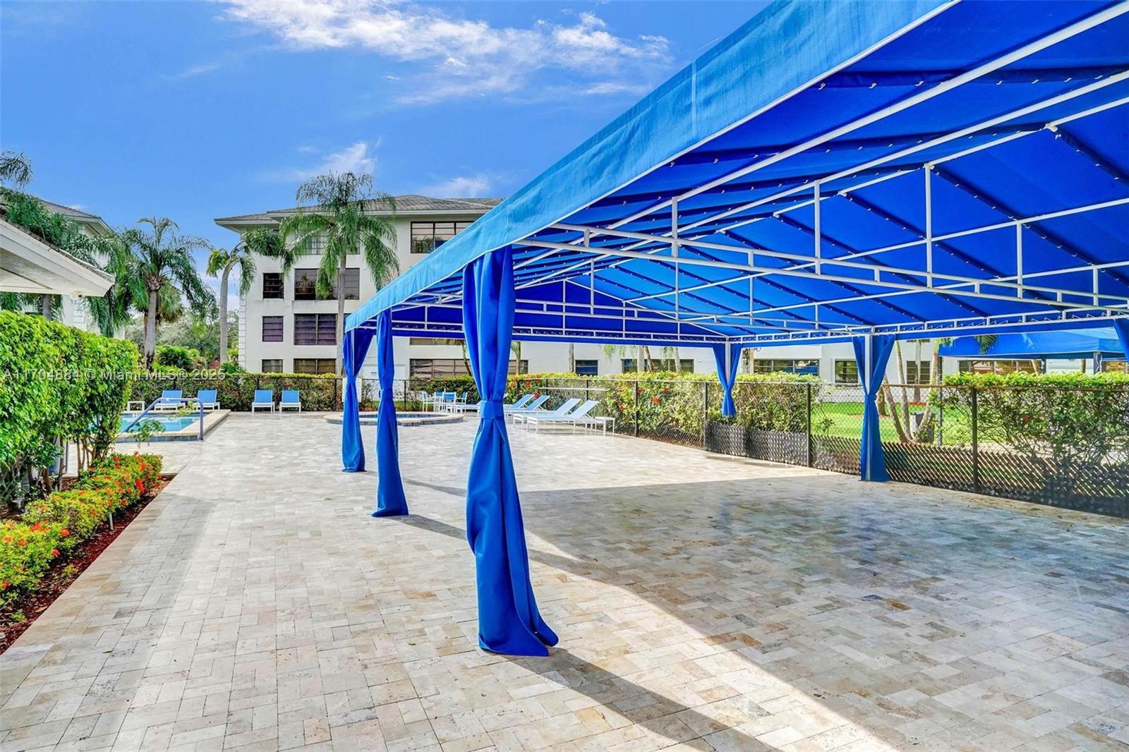CONDO 15 OF WHITEHALL CON - Residential